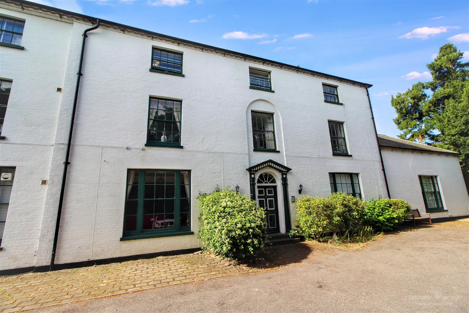 Trenthams Close, Purley On Thames, Reading